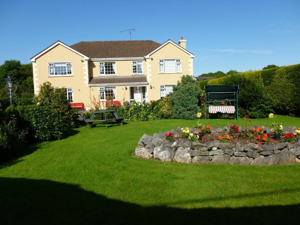 Riverwalk House B&B Oughterard Extérieur photo