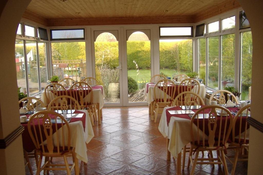 Riverwalk House B&B Oughterard Extérieur photo